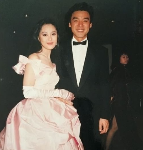 被封全國第一敗家女!62歲資深女星「離婚天王前夫26年」 凍齡體態網愣住「勝過一票同齡人」