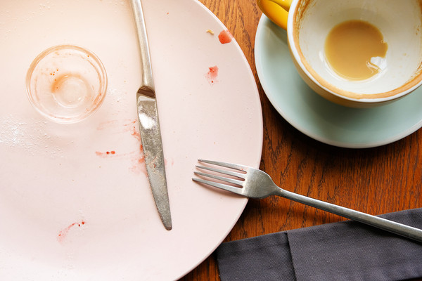 快丟掉!早餐常見肉品「和香菸一樣毒」 專家警告:「再吃恐致癌...」