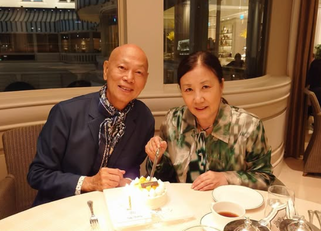 彌補長達16年的遺憾!演藝圈大咖夫妻「終於首度拍婚紗圓夢」 他「低頭一舉動」網全淚目