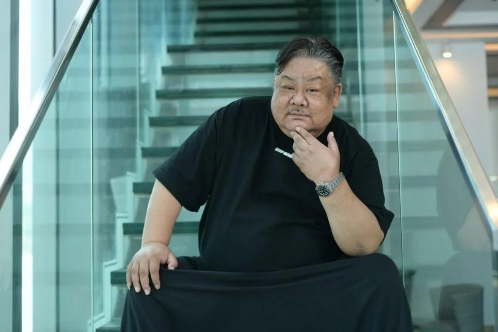 濫賭輸光家產?61歲老戲骨「被爆欠下百億債」跑路搞消失 他現身承認:「確實有在賭博...」