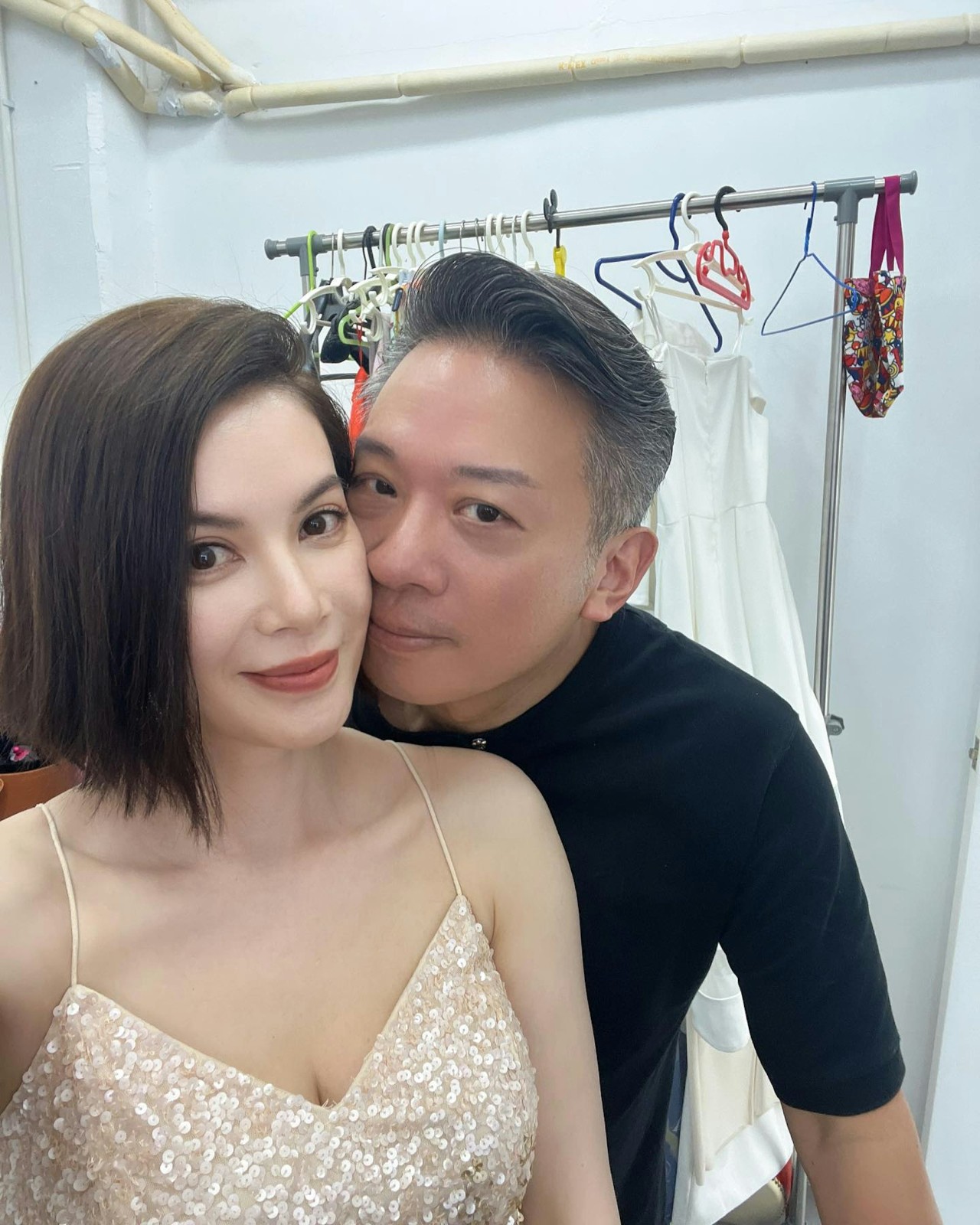 交往1個月就閃婚!女星「離婚大20歲尫」獨自養女 息影多年「54歲亮相神逆齡」網愣:最美單親媽