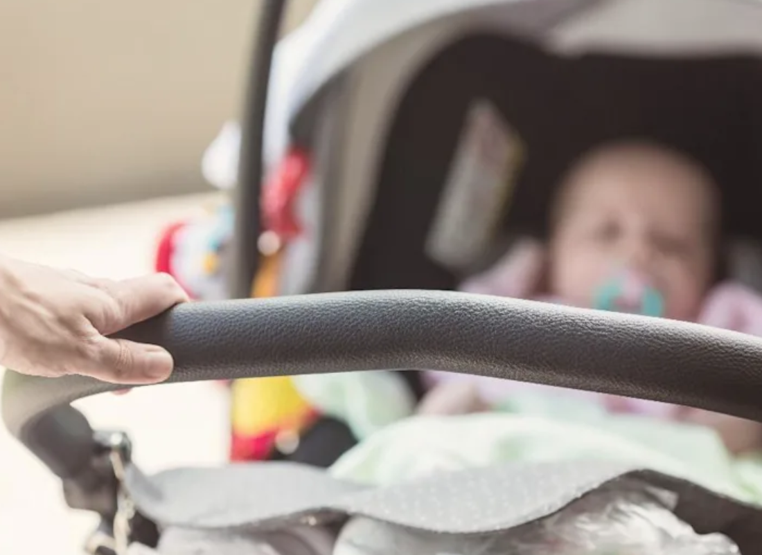 推嬰兒車出門!辣媽「當街遭槍擊身亡」 兇手驚吐「我才是孩子的媽...」