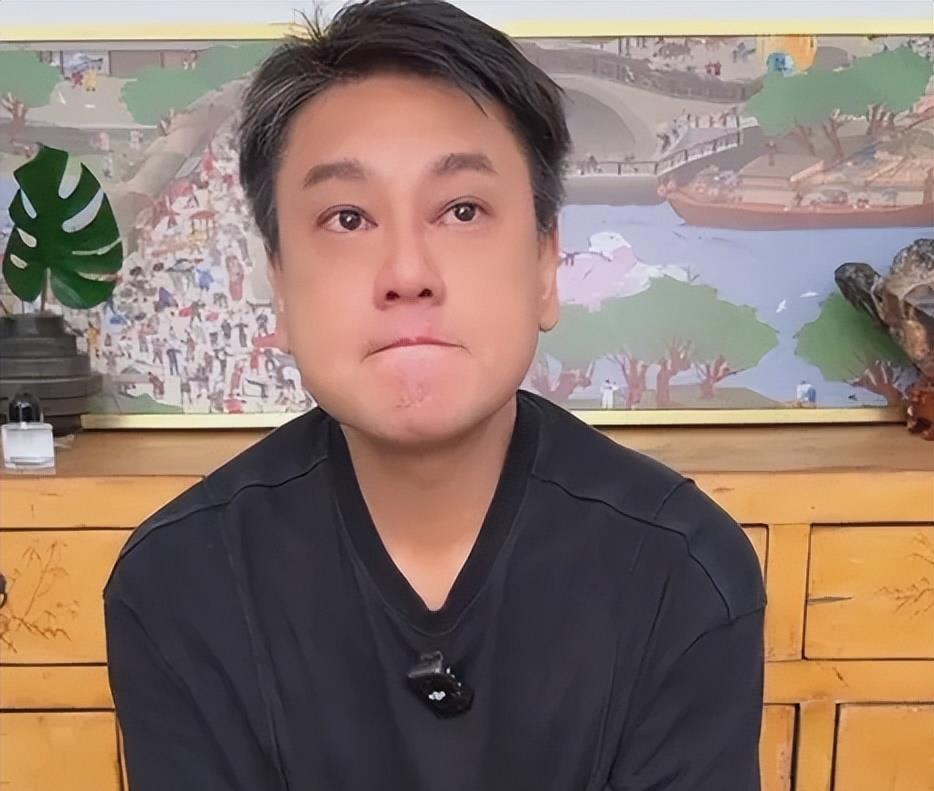 台上留下男兒淚!朱孝天開唱「失控掩面擦淚」 遭爆「被F4除名原因曝光」粉絲卻不挺他:活該