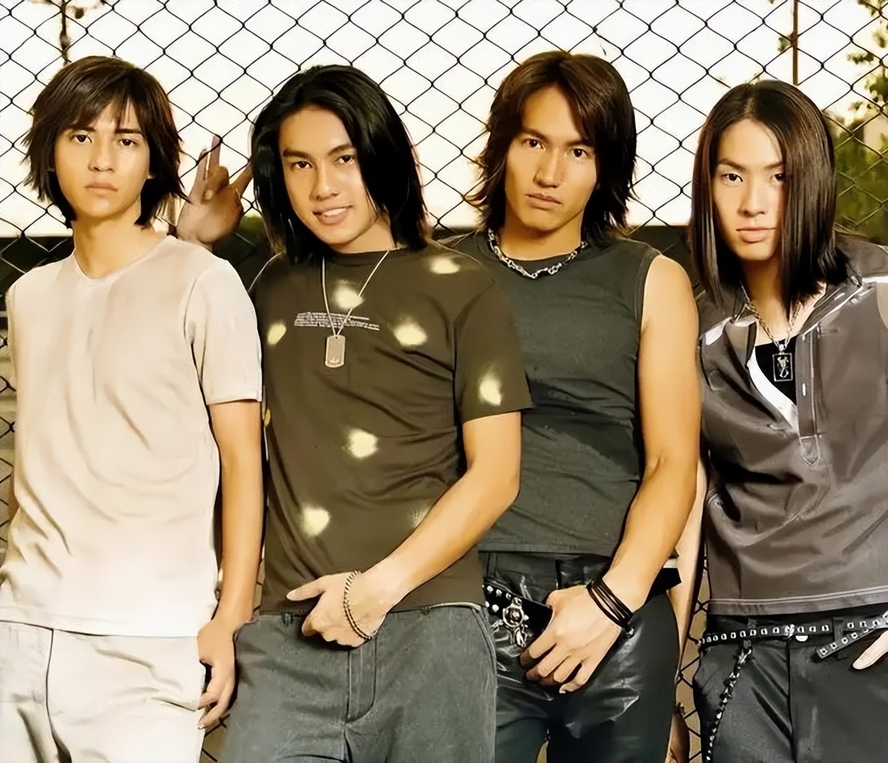 台上留下男兒淚!朱孝天開唱「失控掩面擦淚」 遭爆「被F4除名原因曝光」粉絲卻不挺他:活該