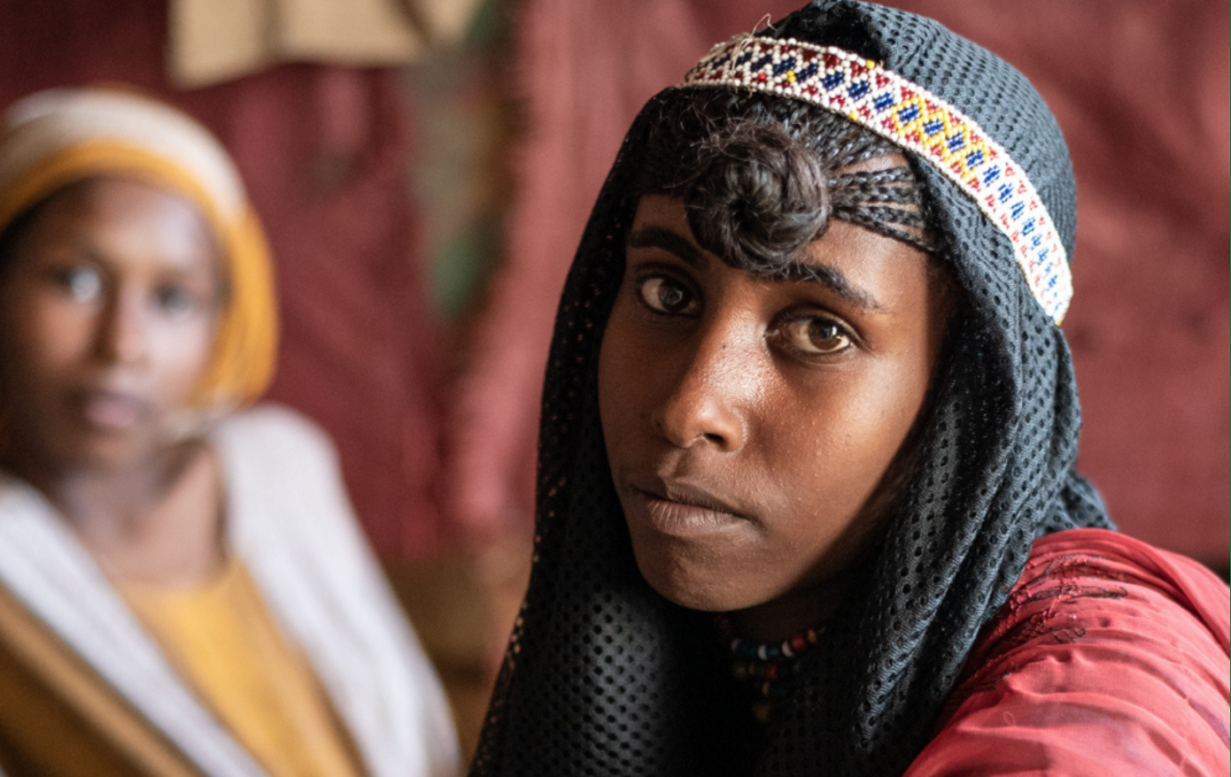 一場派對摧毀人生!11歲女孩「被迫嫁給35歲表哥」 4年連生3孩「她崩潰選擇離婚」:根本是地獄...