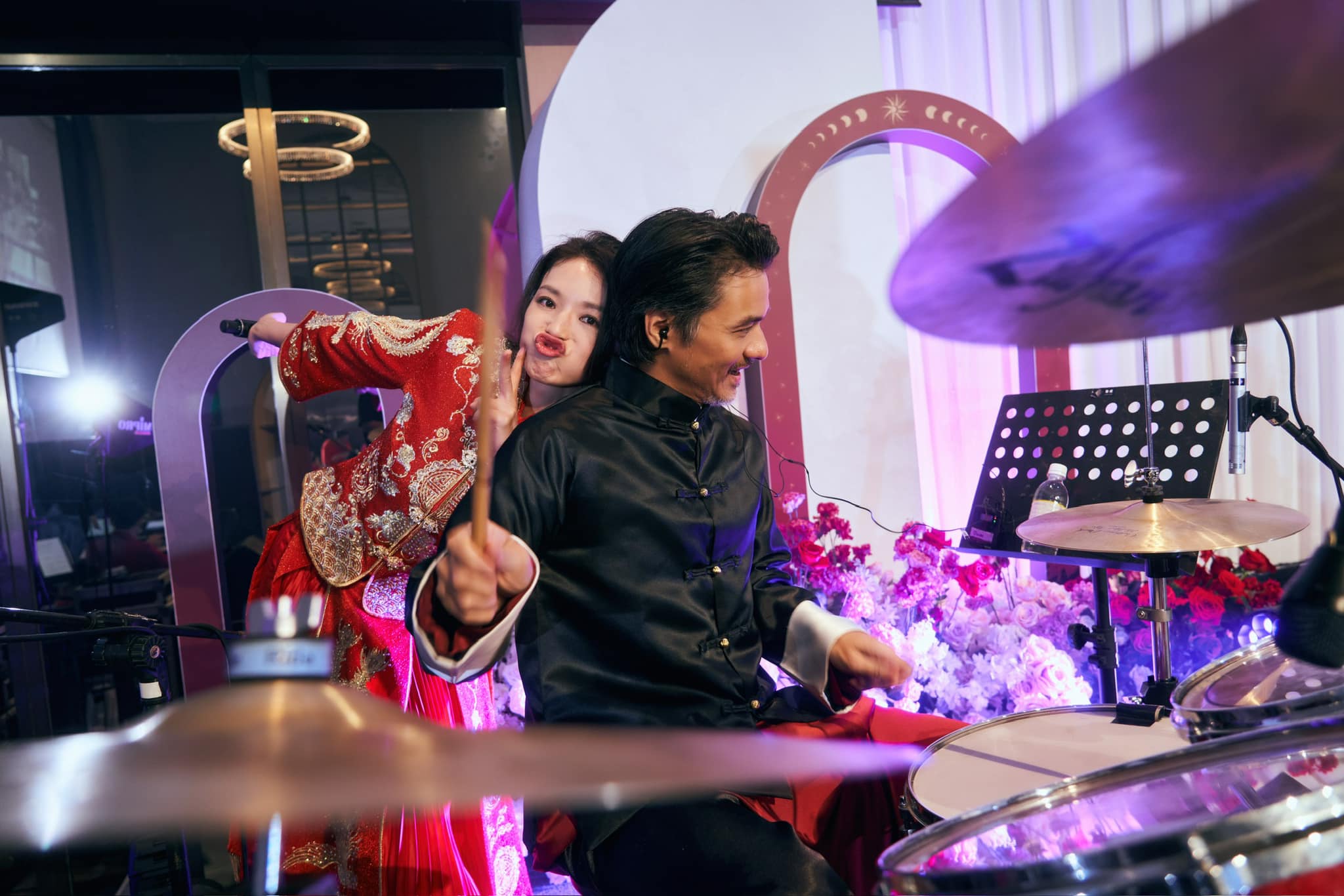 登國際時裝周美翻！49歲舒淇「剪掉多年大長髮」　短髮封神「一轉身側面全空」驚艷米蘭