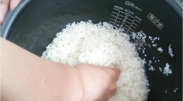 快檢查你家的！專家示警「電子鍋4狀況」馬上換：傻傻把致癌物吃下肚！　