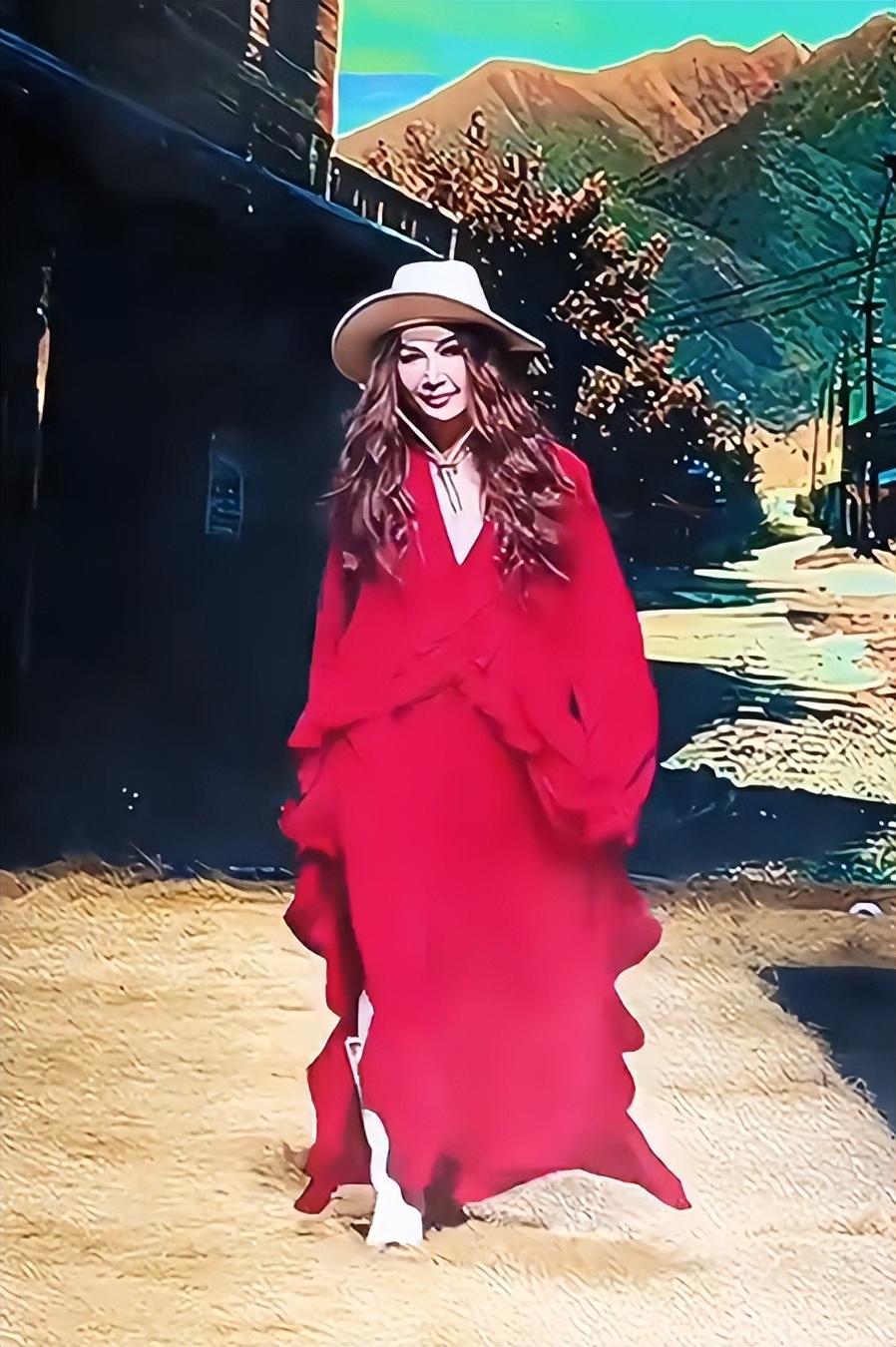 昔日性感女神！59歲資深女星「臉僵硬變蠟像」　老態照粉絲嚇壞：「好像巫婆...」　