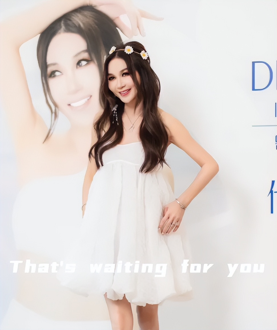 昔日性感女神！59歲資深女星「臉僵硬變蠟像」　老態照粉絲嚇壞：「好像巫婆...」　