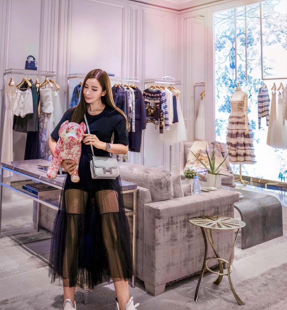 嫁富商辭去工作！7年後發現「小三猖狂還想爭產」　她反手「凍結23億資產」下場太爽快