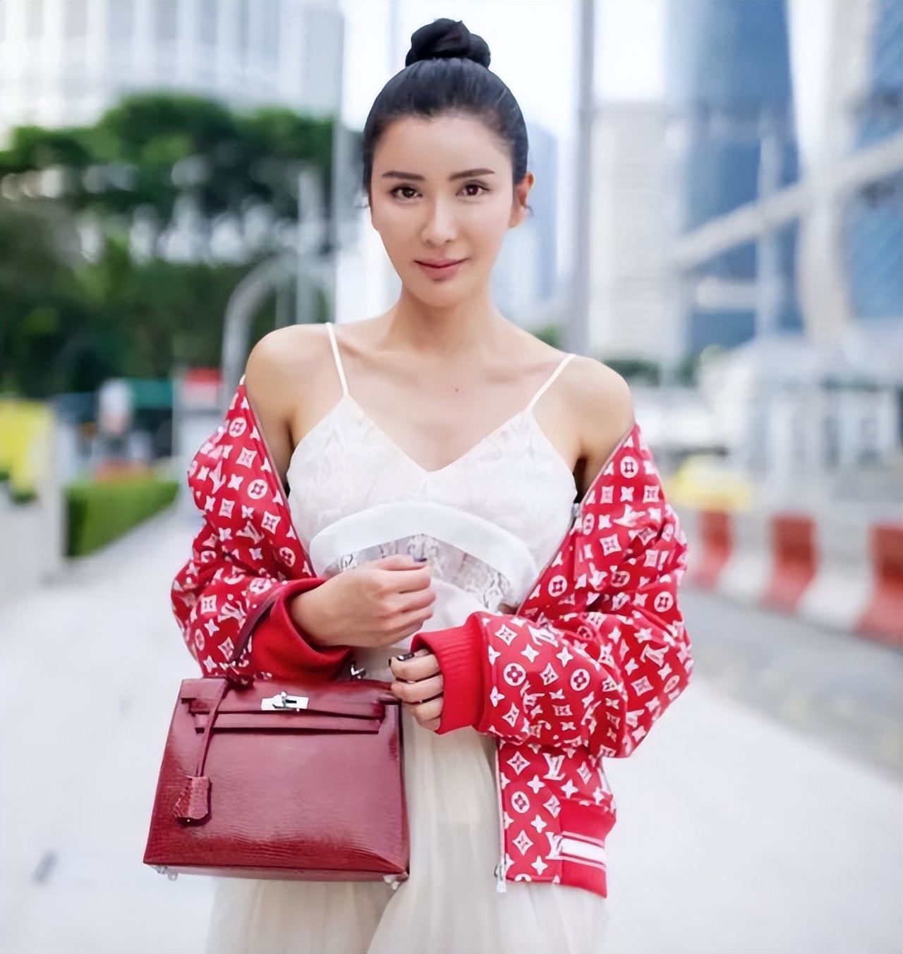 嫁富商辭去工作！7年後發現「小三猖狂還想爭產」　她反手「凍結23億資產」下場太爽快