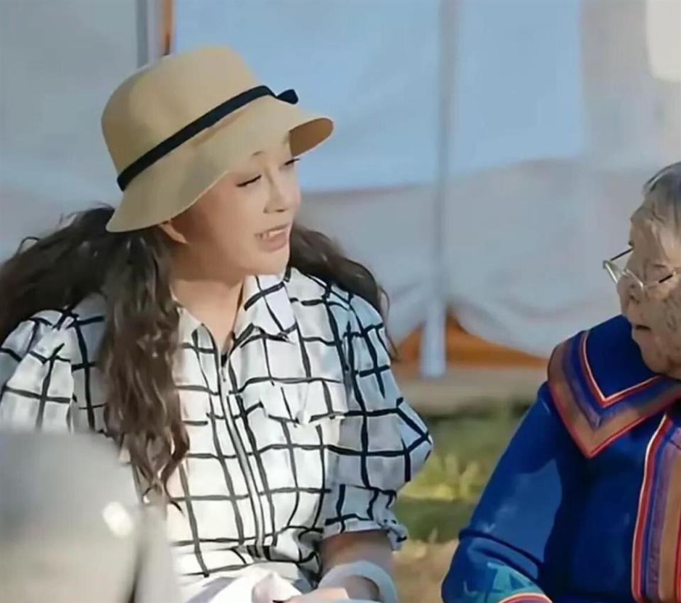 錄影中途出意外！75歲女星「出外景驚傳重摔」走不了路　不輕言退休「最新近況惹心疼」網嘆：別再硬撐了...