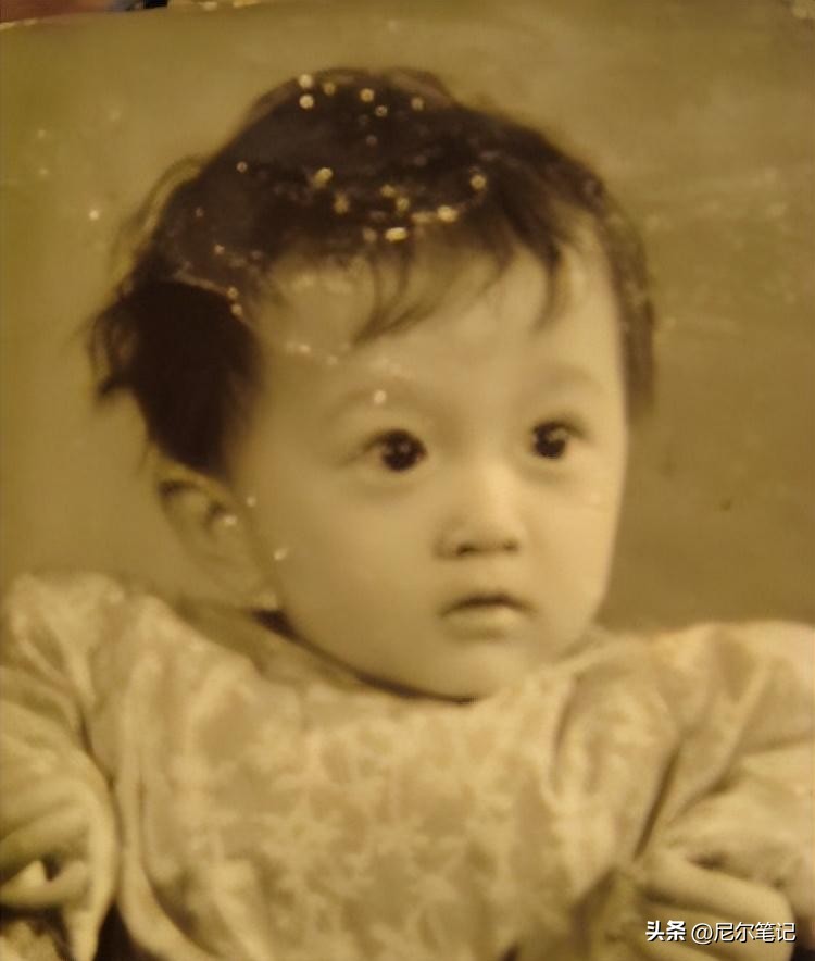 整到差點毀容！50歲女星「下巴詭異突出」長相大變　認了「已拿掉填充物」悔不當初