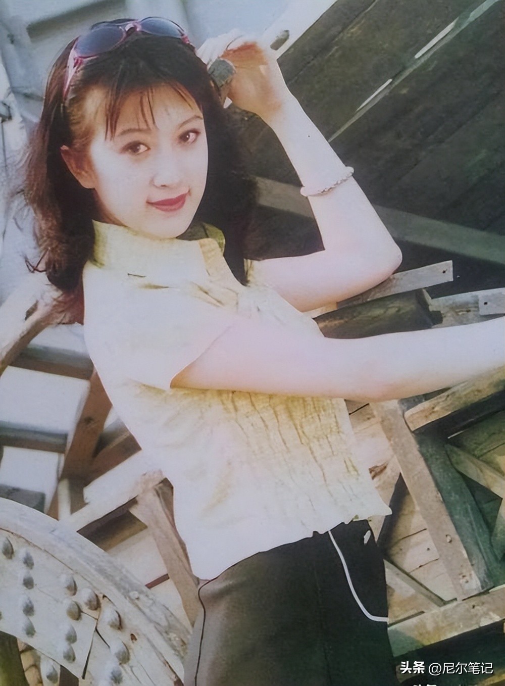 整到差點毀容！50歲女星「下巴詭異突出」長相大變　認了「已拿掉填充物」悔不當初