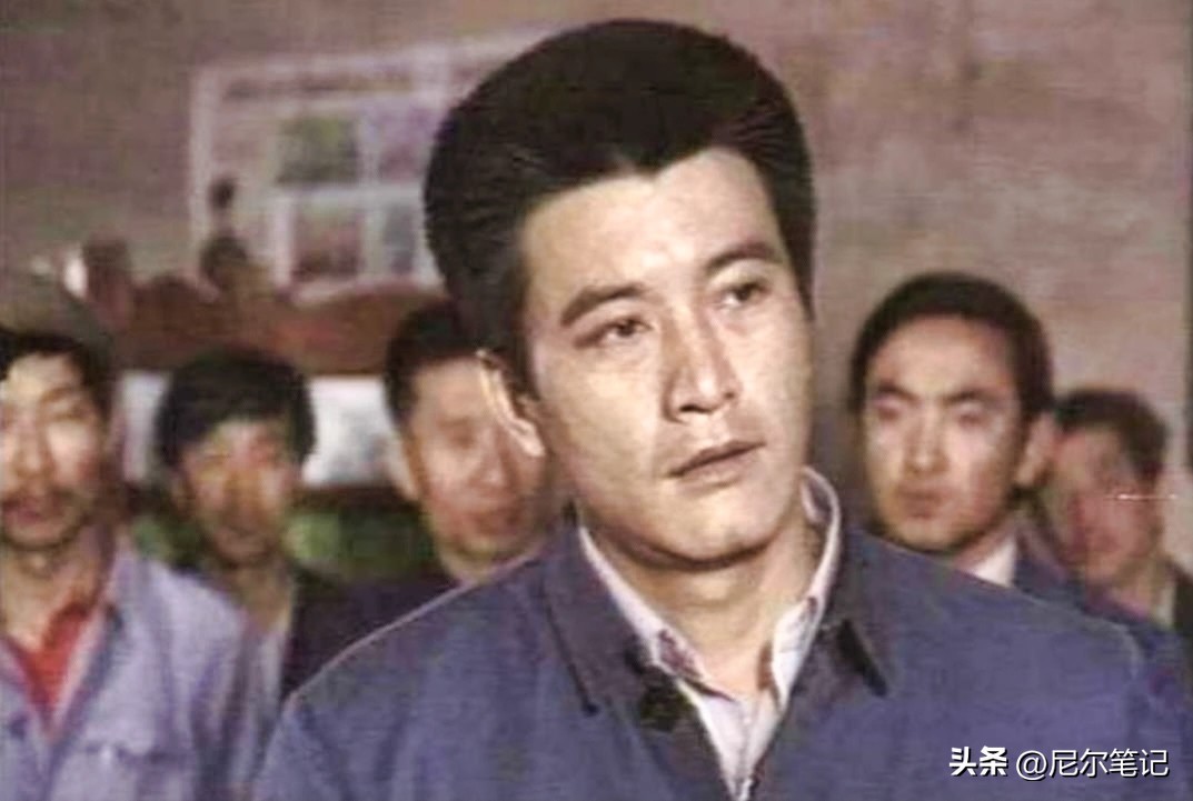 整到差點毀容！50歲女星「下巴詭異突出」長相大變　認了「已拿掉填充物」悔不當初