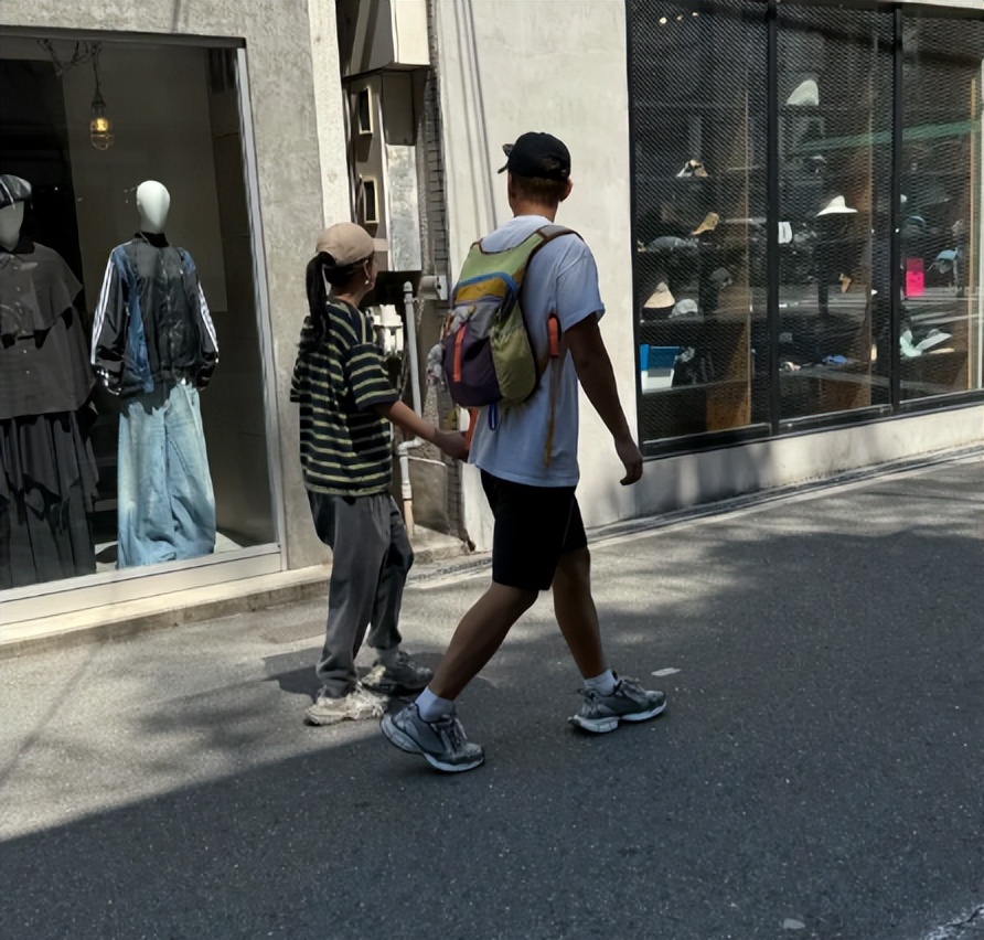 才離婚3個月！35歲女星宣布「交往小9歲鮮肉」　約會被拍「被酸母子出遊」網見1亮點驚喊：快點分手