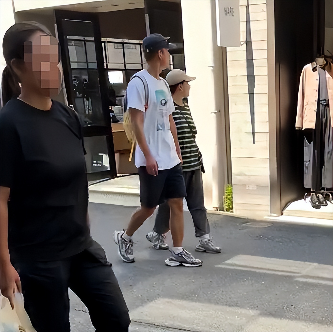 才離婚3個月！35歲女星宣布「交往小9歲鮮肉」　約會被拍「被酸母子出遊」網見1亮點驚喊：快點分手