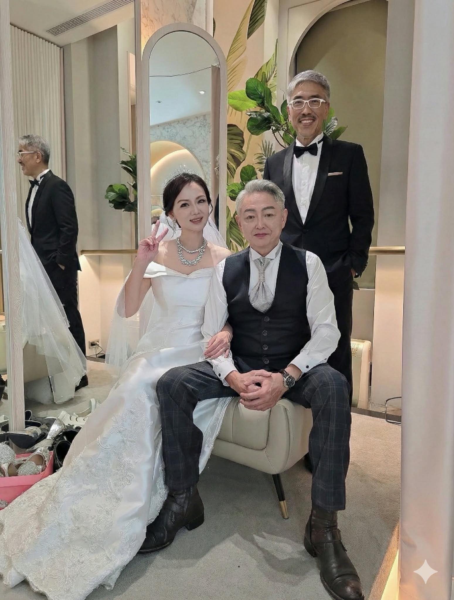 長跑25年踏上紅毯!56歲高欣欣「披白紗美到像公主」 爆哭「為天上的祂留位子」:最希望看到的來賓