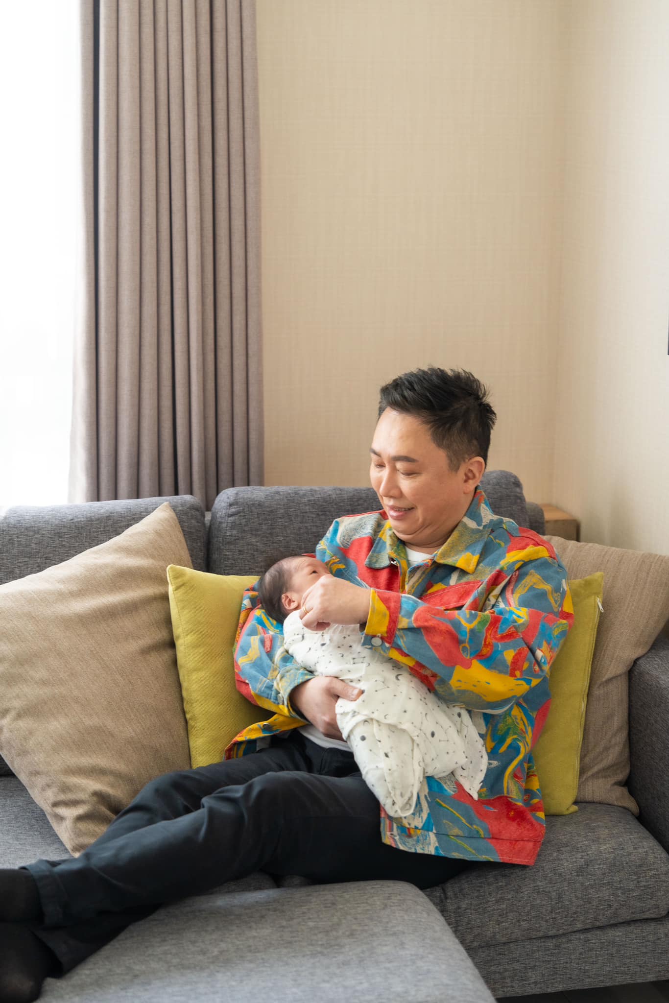 才當爸一年！趙正平驚傳發飆「想把兒子塞回去」　娶小22歲空姐妻認了：「當初沒想清楚」