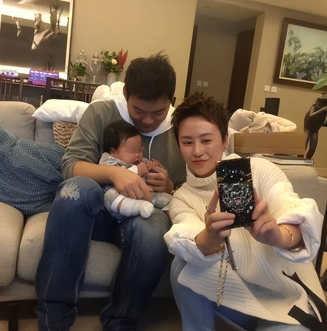 揹負小三罵名多年!資深女星「如今嫁小11歲嫩尪」 結婚8年「現況讓人看傻」