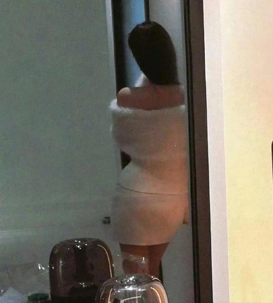 被酸嫁不出去！38歲劉亦菲沒回應「突PO居家自拍照」　下秒「慘遭鏡子出賣」網全暴動：真是好女人～