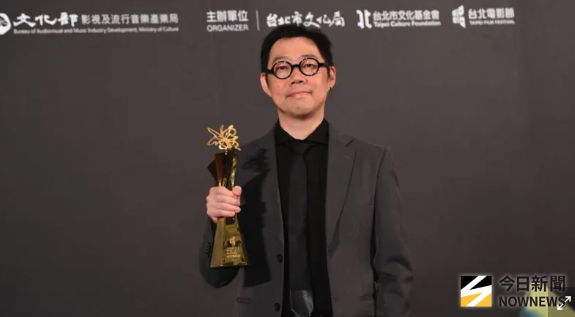 無預警報喜！41歲夏于喬「嫁二婚老公6年」　曬獎盃「獨一無二獎項」淚喊：年末最大獎