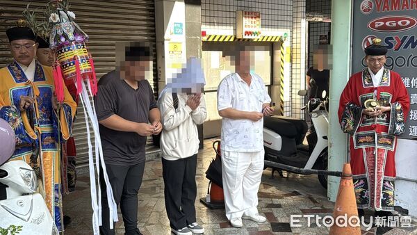 遭酒駕撞枉死!女清潔員招魂「3道士擲筊10次沒用」 妹妹哭崩「承諾一句話」才引魂成功