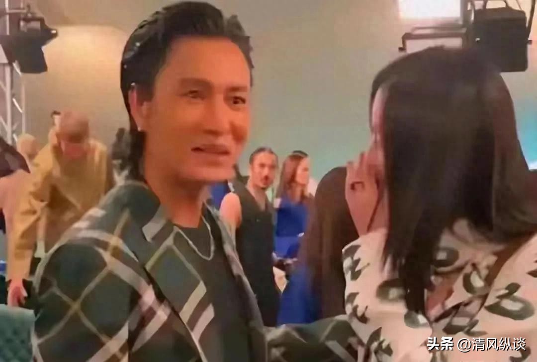 昔日男神也崩壞？54歲台灣男星「詭異透視裝現身」　粉絲一看破滅：「都是被逼的...」