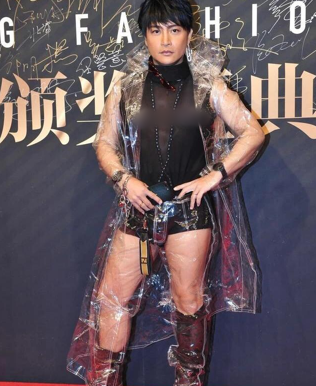 昔日男神也崩壞？54歲台灣男星「詭異透視裝現身」　粉絲一看破滅：「都是被逼的...」