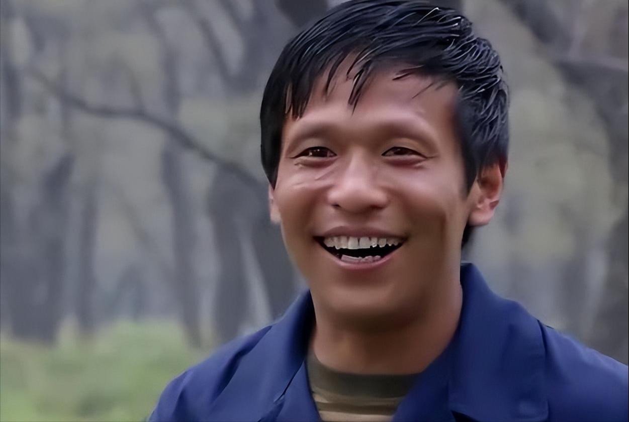 成名後拋棄原配！44歲資深男星「離婚秒娶女粉絲」　如今面相變了「當年報應也來了」網嘆：自作自受...