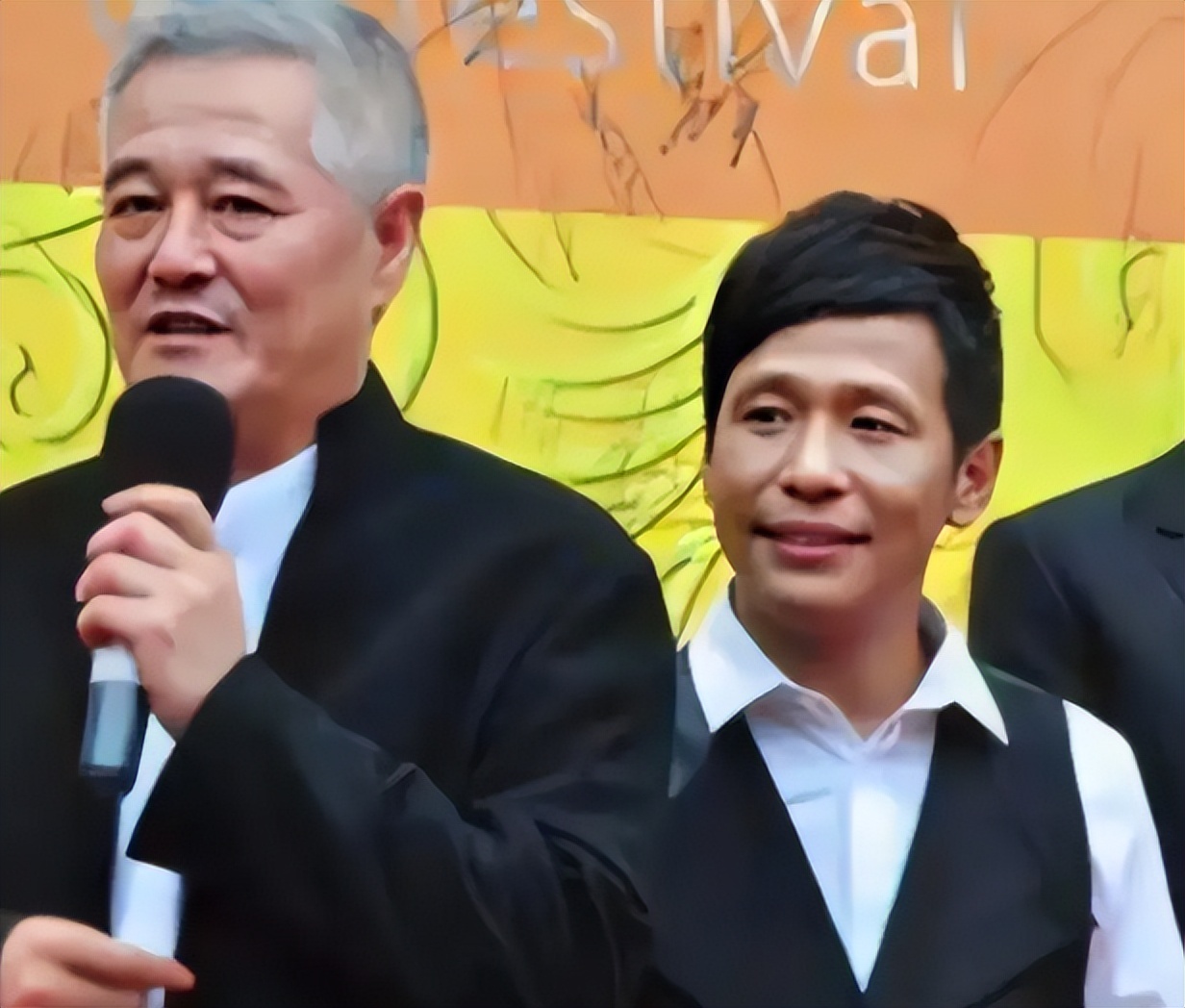 成名後拋棄原配！44歲資深男星「離婚秒娶女粉絲」　如今面相變了「當年報應也來了」網嘆：自作自受...