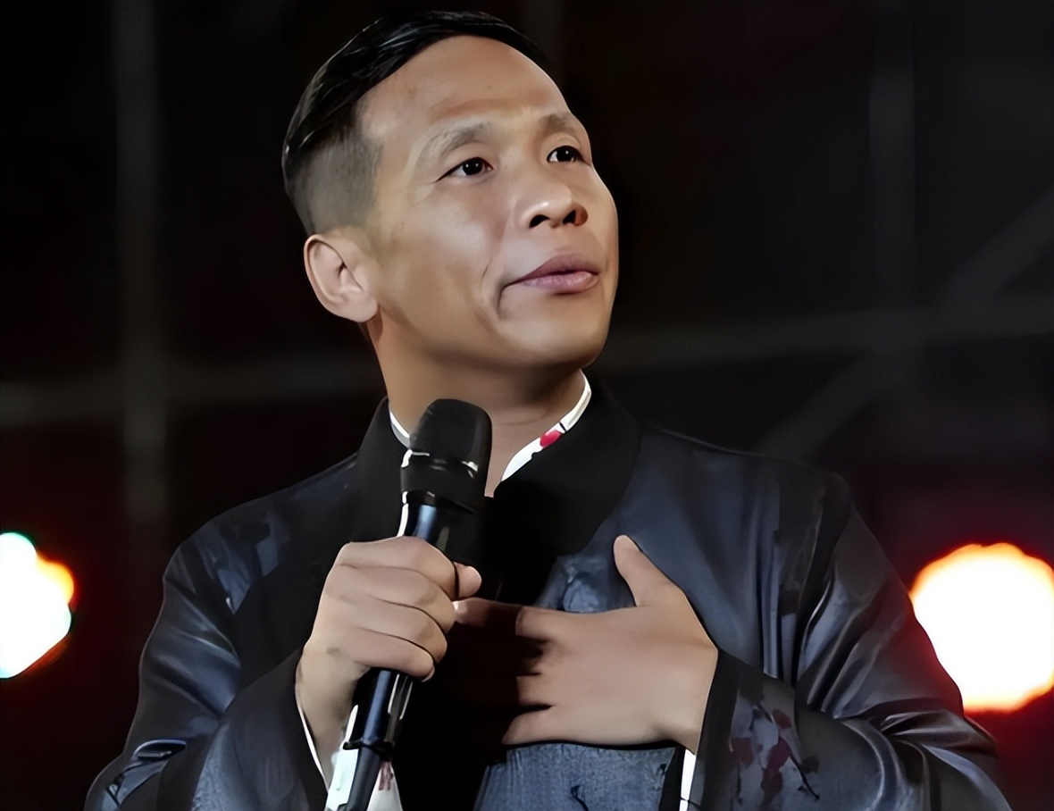 成名後拋棄原配！44歲資深男星「離婚秒娶女粉絲」　如今面相變了「當年報應也來了」網嘆：自作自受...