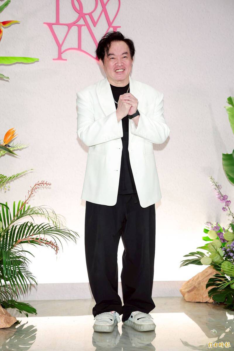 才自爆4病纏身！58歲康康驚傳「躺地好幾分鐘」無人發現　為年幼子女拼過頭「最新傷勢曝光」