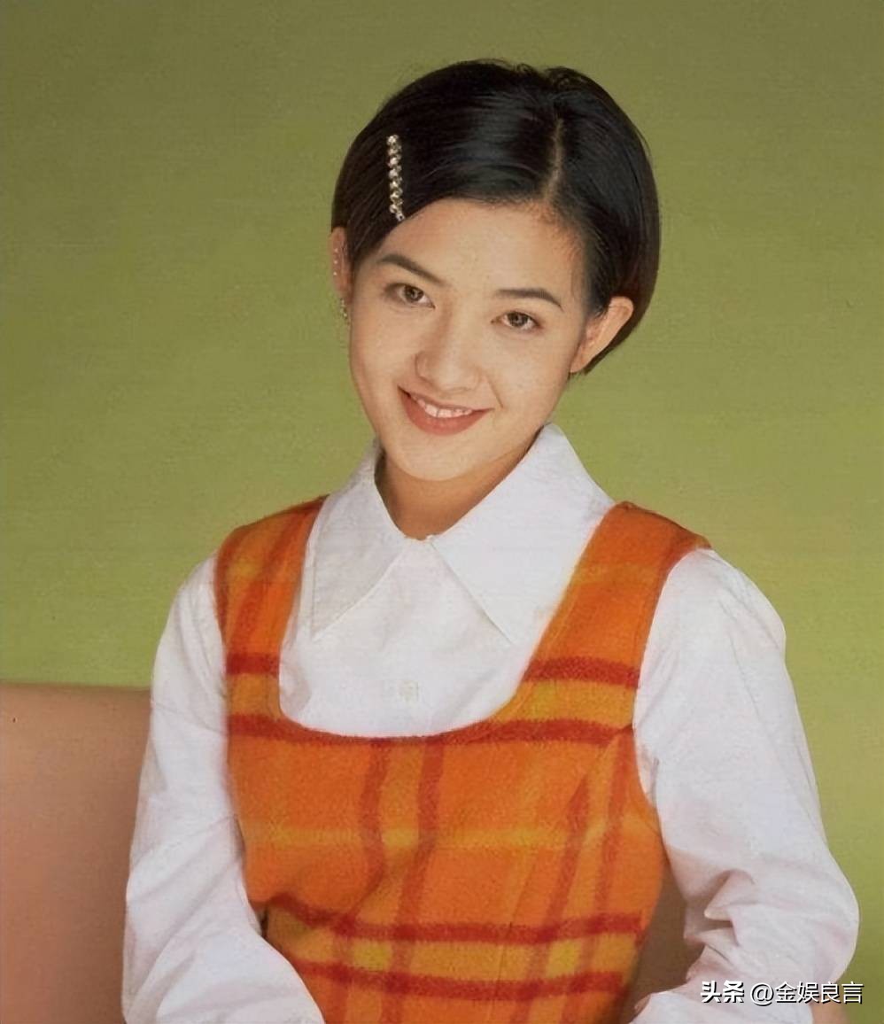 大S生前好友！48歲金曲歌后「綠髮臃腫現身」 網酸爆「昔日甜美外表全變樣」：還以為是男的