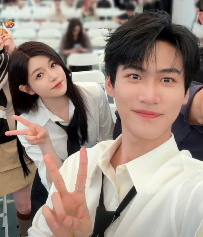 分開將近一年！陳曉、陳妍希「當初離婚原因」再遭爆料　知情人透露「這個人脾氣超差」：把人丟在機場...