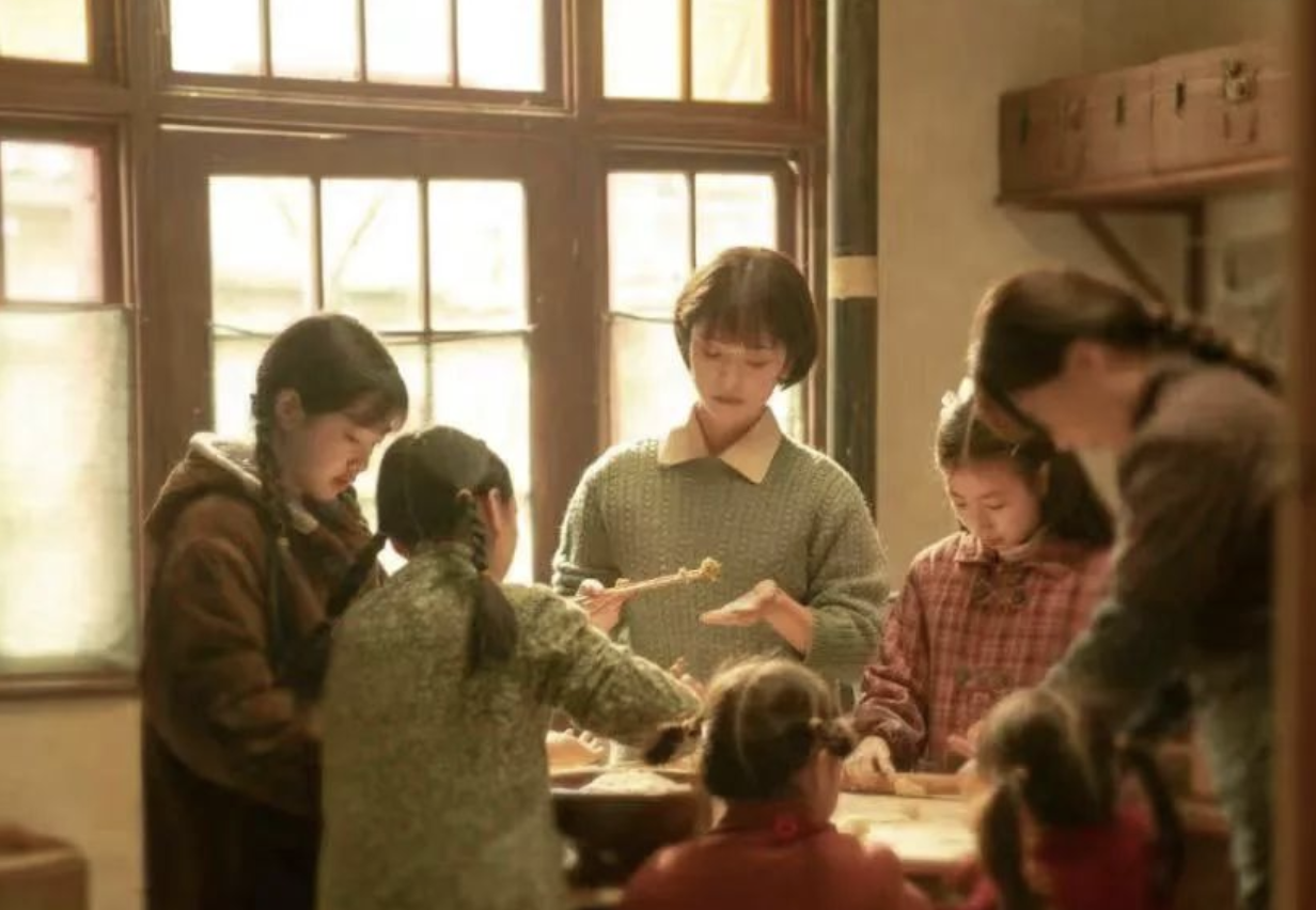 當你老了「需要人在床前照顧時」！你就會發現：最後能依靠的，不是親戚、朋友也不是兒女「而是這個人」