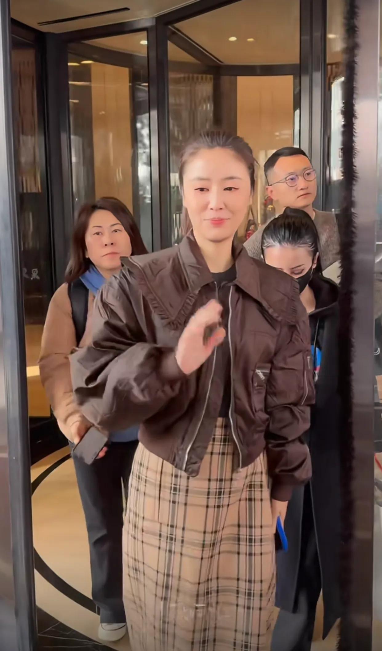 結婚9年大吵！林心如爆「霍建華為一事」路上當場飆罵　她下秒「高EQ應對方式」網讚：娶到寶❤️