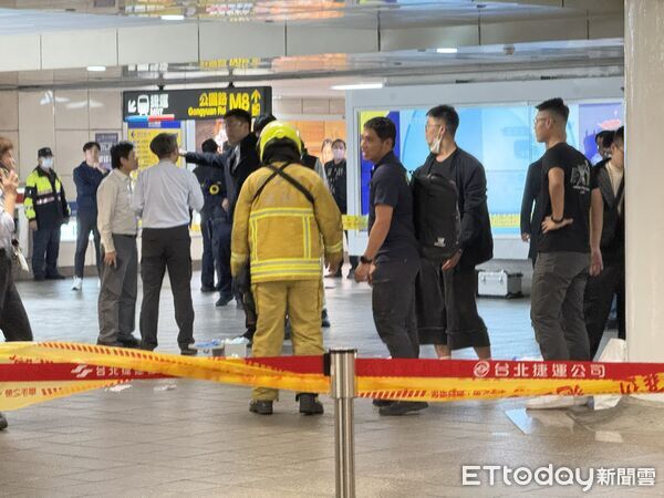 快訊／北車驚傳「遭到攻擊」白煙猛竄！1男倒地「無呼吸心跳」　犯嫌照片曝光
