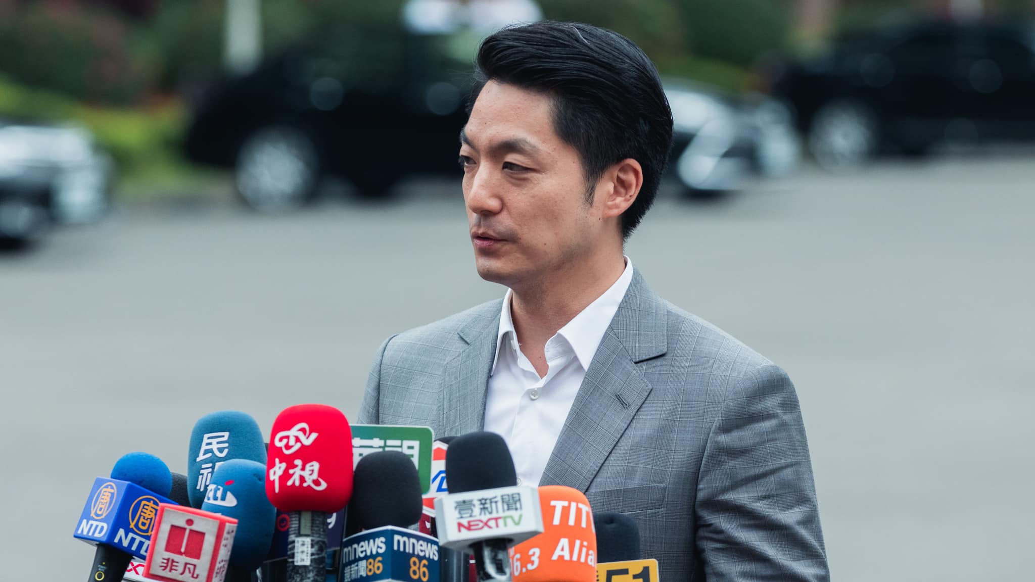 蔣萬安老婆好正！靠一招「成功追到樂觀學姐」 如今升格愛妻哽咽：「一路以來她太辛苦...」