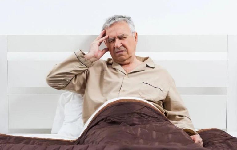 人能感覺死期到來？醫生提醒：死前一年「會出現3種感覺」：希望你沒發生