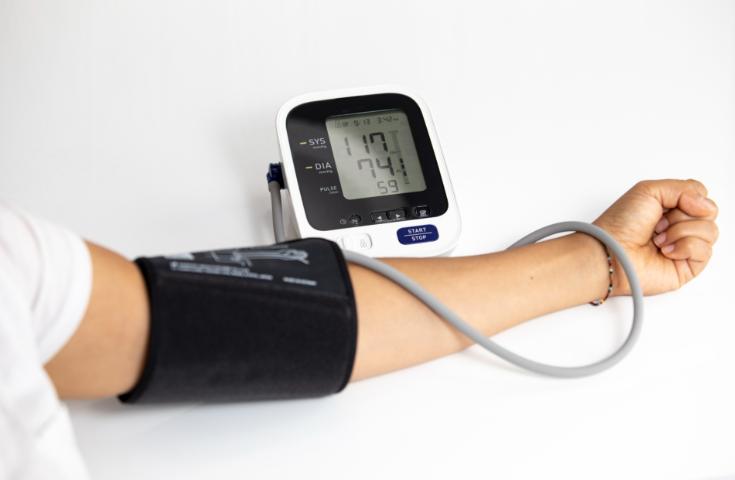 人能感覺死期到來？醫生提醒：死前一年「會出現3種感覺」：希望你沒發生