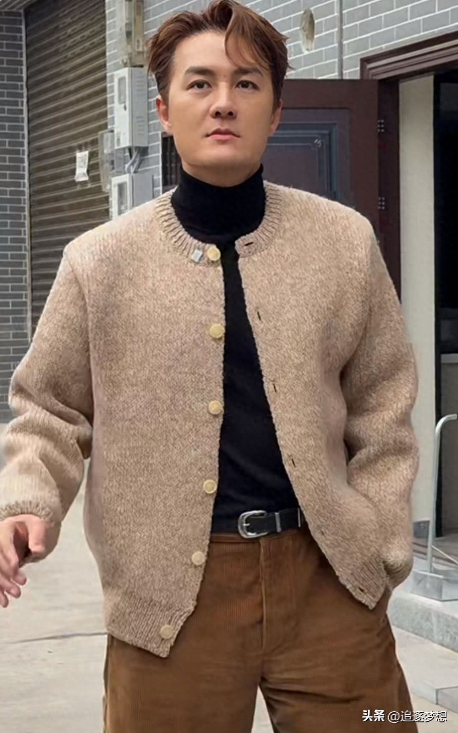 赴中國發展多年！46歲台灣男星「今擺攤賣橘子」被認出　主動攬客「要不要來一點」現況曝