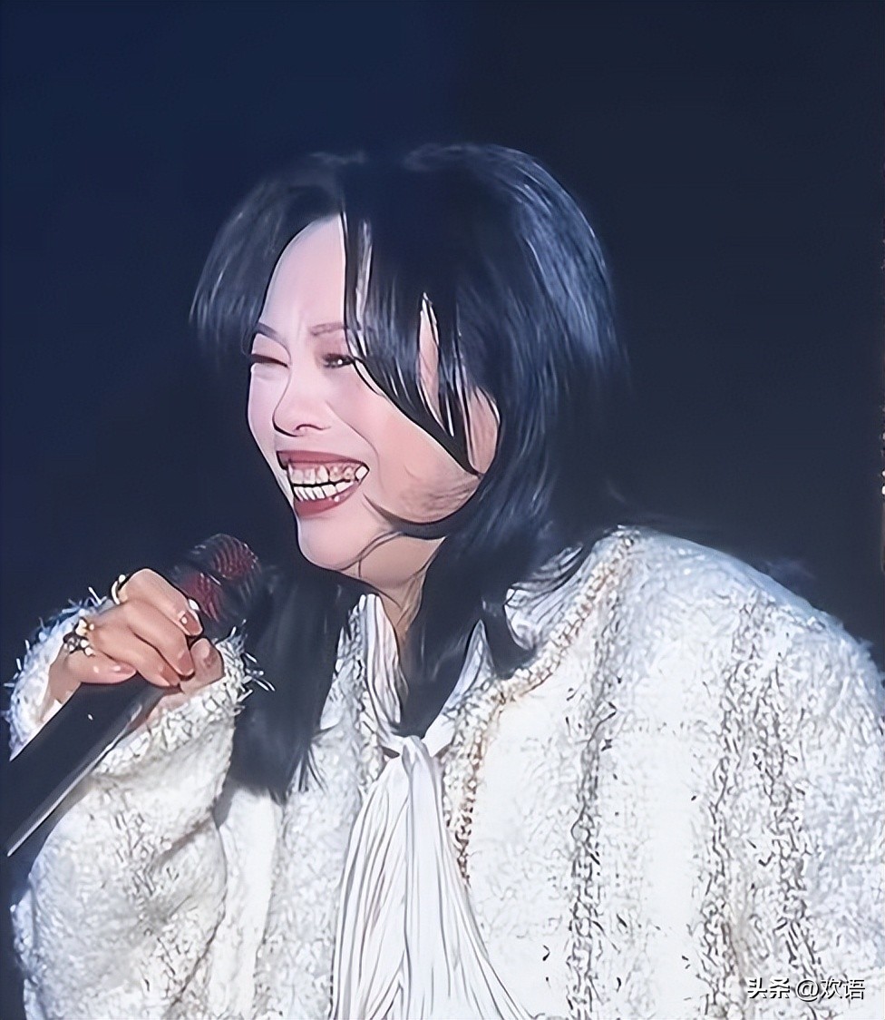 才減肥成功變超美!57歲知名女星「如今臃腫快認不出」 慘白崩壞照網嘲:「被打回原形了...」