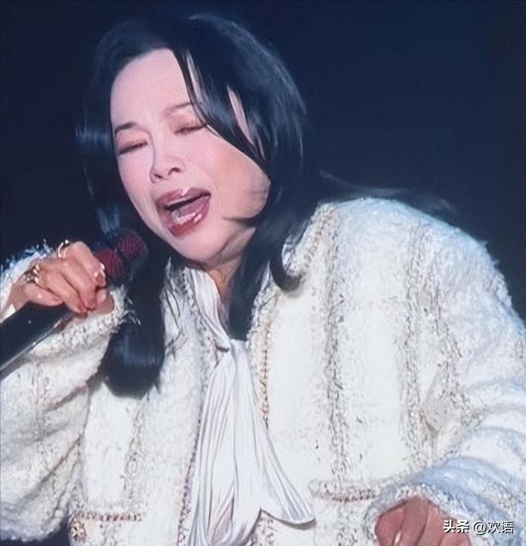 才減肥成功變超美!57歲知名女星「如今臃腫快認不出」 慘白崩壞照網嘲:「被打回原形了...」