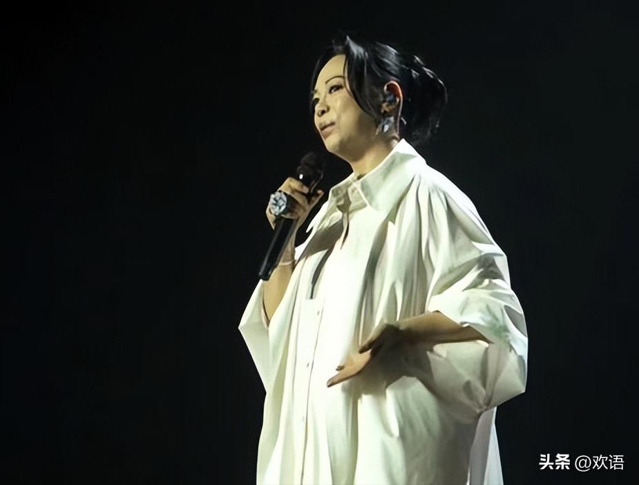 才減肥成功變超美!57歲知名女星「如今臃腫快認不出」 慘白崩壞照網嘲:「被打回原形了...」