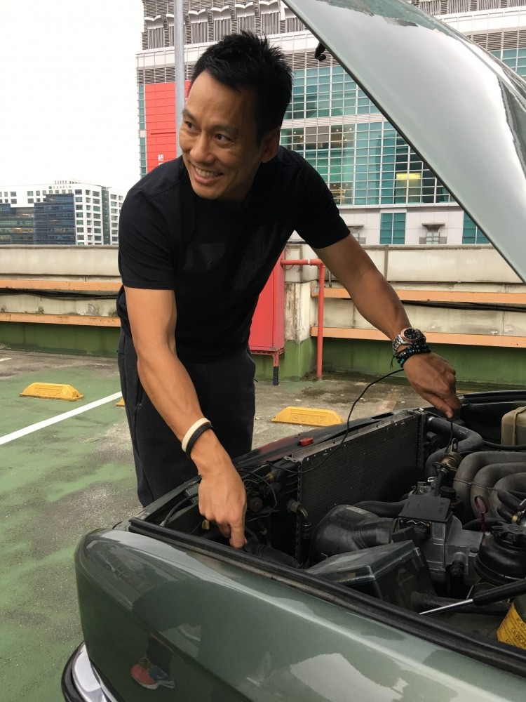 艾力克斯停車90分鐘「車門忘了關」！回來後「一看車上狀況」：這就是台北