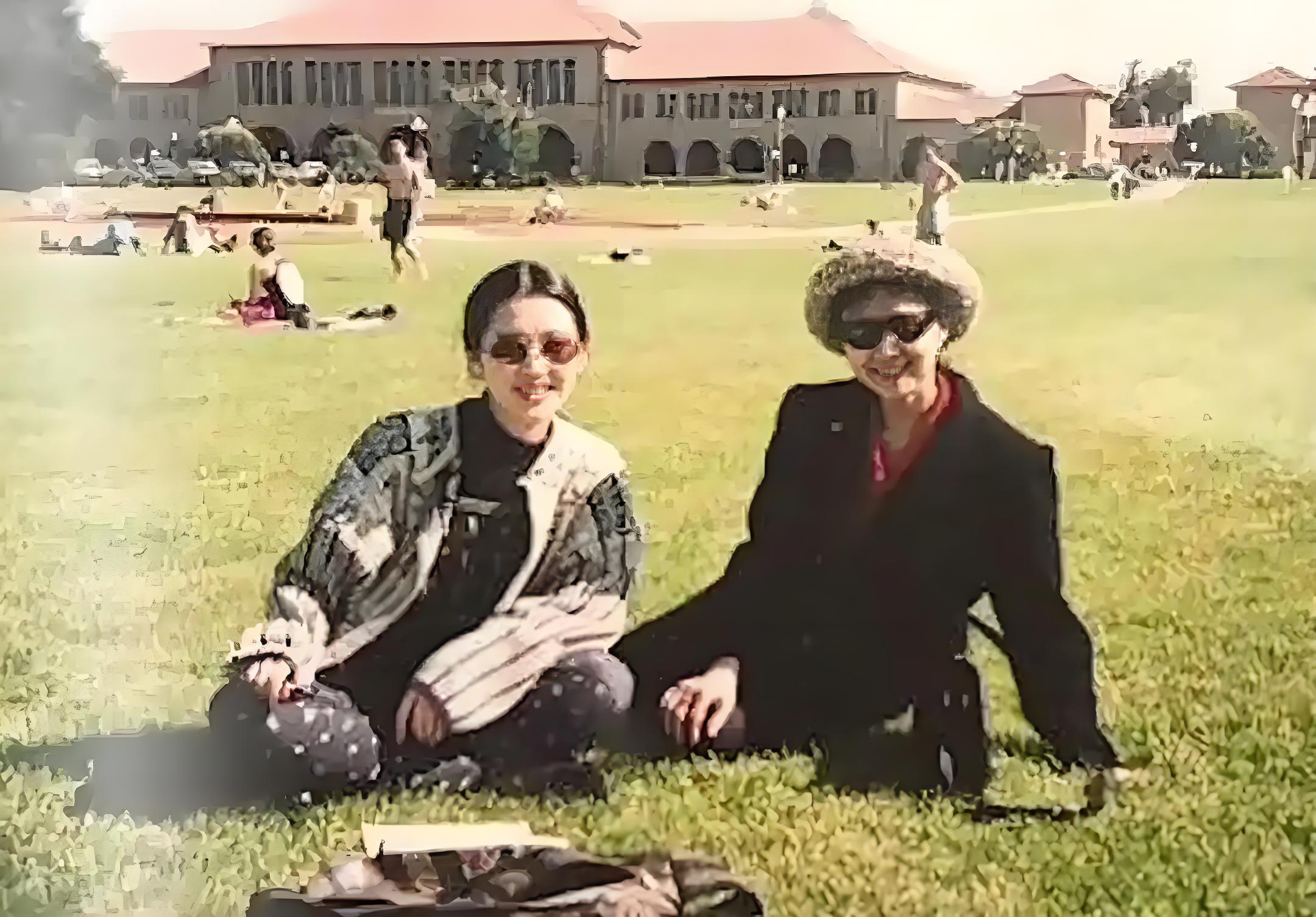 至今未婚未生！大咖女星「穿旗袍優雅登台」　絕美曲線網全驚嘆：「56歲像26歲！」　