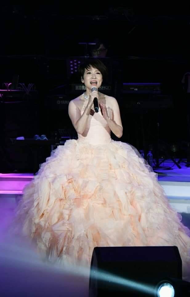 戀張菲5年論及婚嫁！玉女天后後「遠嫁美國又離婚」　遭爆「和張菲撕破臉」62歲驚人近況曝光