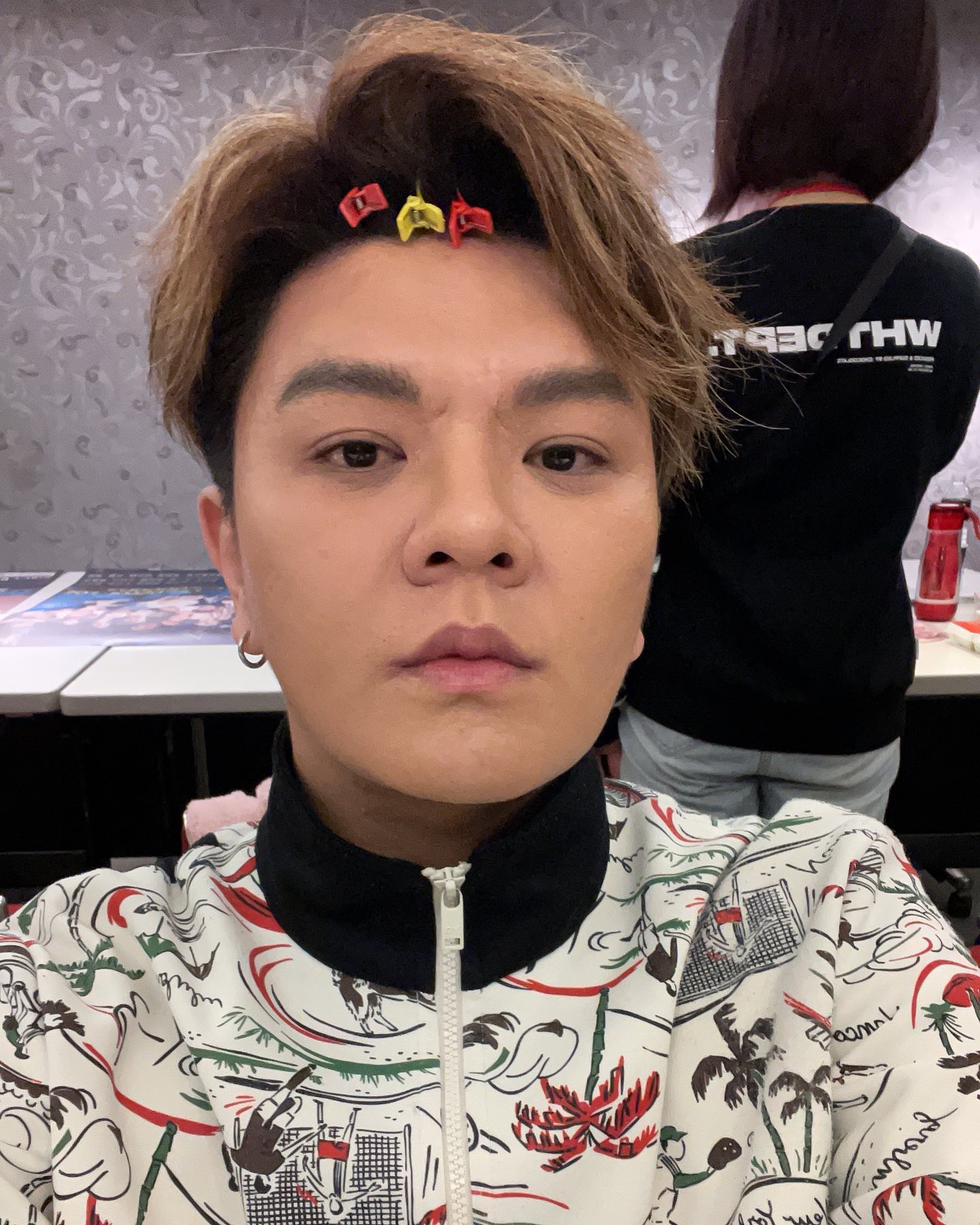 賀一航兒爆「遭路人砍12刀」二度命危！送醫搶救「輸血12袋」