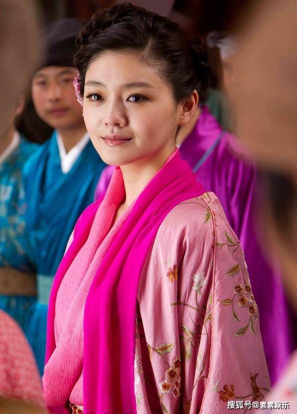 粉絲探望大S墓地！驚見「墓碑上一畫面」震撼淚喊：用情太深了